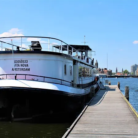 Nova Bateau-hôtel 2*